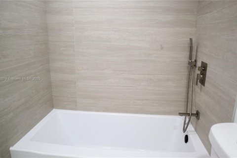 House in Jacksonville, Florida 4 bedrooms, 137.12 sq.m. № 1819812 - photo 15