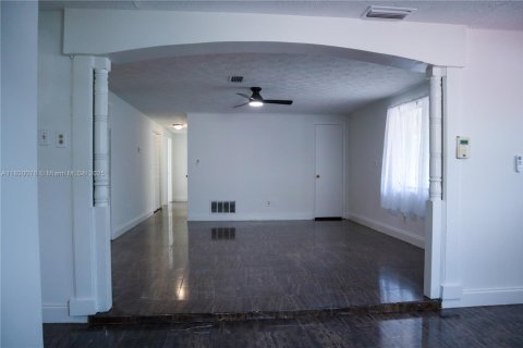 House in Jacksonville, Florida 4 bedrooms, 137.12 sq.m. № 1819812 - photo 7