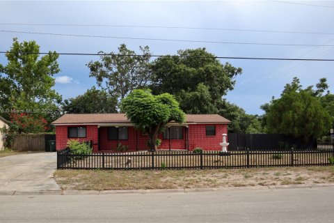 House in Jacksonville, Florida 4 bedrooms, 137.12 sq.m. № 1819812 - photo 1