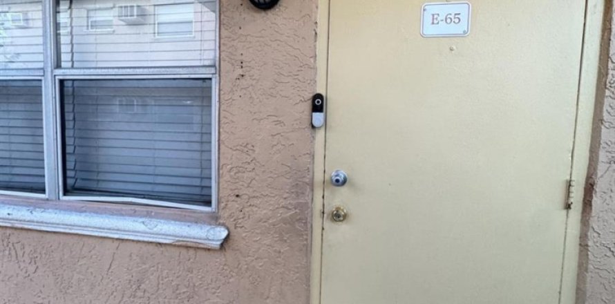 Condo à Oakland Park, Floride, 2 chambres  № 2082703