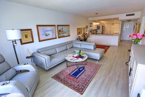 Condo in Pompano Beach, Florida, 1 bedroom  № 2398019 - photo 24