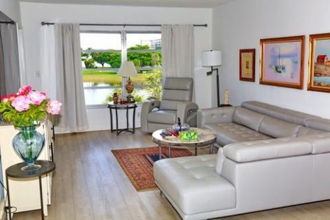 Condo in Pompano Beach, Florida, 1 bedroom  № 2398019 - photo 22
