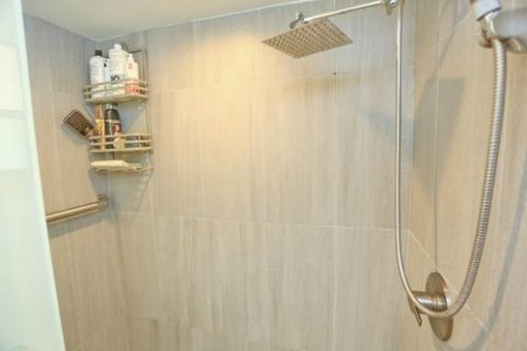 Condo in Pompano Beach, Florida, 1 bedroom  № 2398019 - photo 21