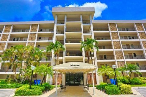 Condo in Pompano Beach, Florida, 1 bedroom  № 2398019