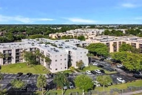 Condominio en alquiler en Miami, Florida, 2 dormitorios, 89.65 m2 № 1975942 - foto 3