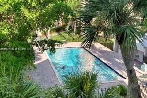 Condominio en alquiler en Miami, Florida, 2 dormitorios, 89.65 m2 № 1975942 - foto 7