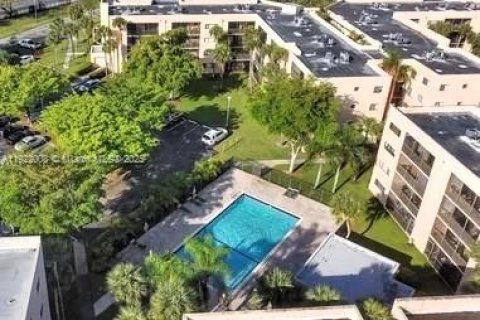 Condominio en alquiler en Miami, Florida, 2 dormitorios, 89.65 m2 № 1975942 - foto 5