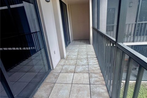 Condominio en alquiler en Miami, Florida, 2 dormitorios, 89.65 m2 № 1975942 - foto 29