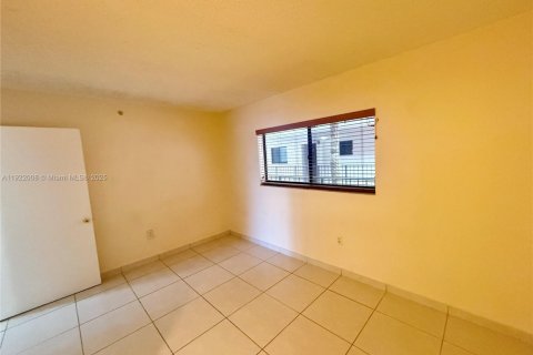 Condominio en alquiler en Miami, Florida, 2 dormitorios, 89.65 m2 № 1975942 - foto 20