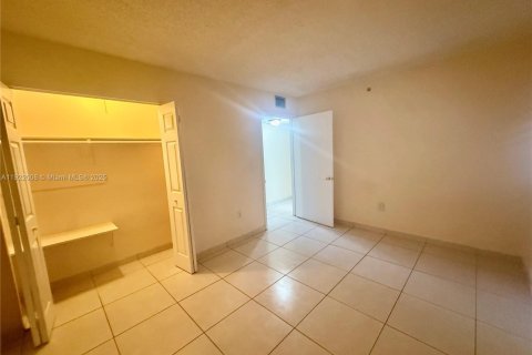 Condominio en alquiler en Miami, Florida, 2 dormitorios, 89.65 m2 № 1975942 - foto 21