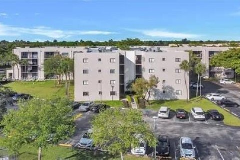 Condominio en alquiler en Miami, Florida, 2 dormitorios, 89.65 m2 № 1975942 - foto 2