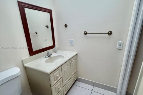 Condominio en alquiler en Miami, Florida, 2 dormitorios, 89.65 m2 № 1975942 - foto 18