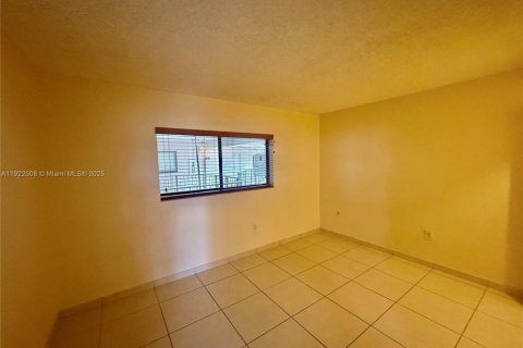 Condominio en alquiler en Miami, Florida, 2 dormitorios, 89.65 m2 № 1975942 - foto 22