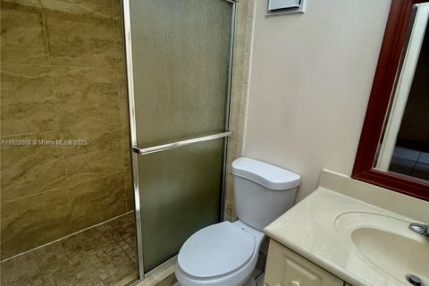Condominio en alquiler en Miami, Florida, 2 dormitorios, 89.65 m2 № 1975942 - foto 16