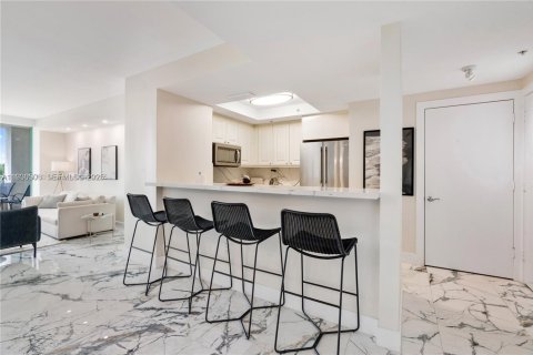 Copropriété à vendre à Miami, Floride: 2 chambres, 143.07 m2 № 1994521 - photo 4