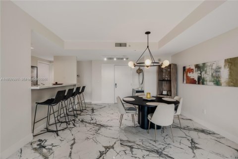 Copropriété à vendre à Miami, Floride: 2 chambres, 143.07 m2 № 1994521 - photo 9