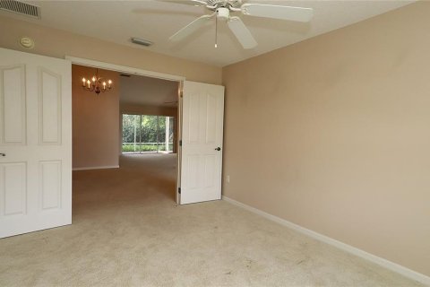 House in The Villages, Florida 2 bedrooms, 140.84 sq.m. № 1898644 - photo 16