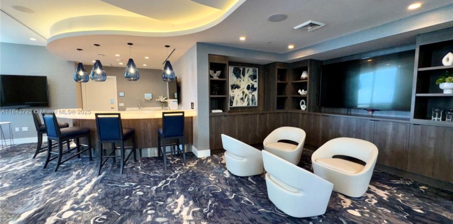Condominio en Fort Lauderdale, Florida, 2 dormitorios № 1839275