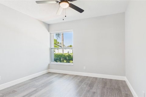 House in Tampa, Florida 4 bedrooms, 151.99 sq.m. № 2217545 - photo 29
