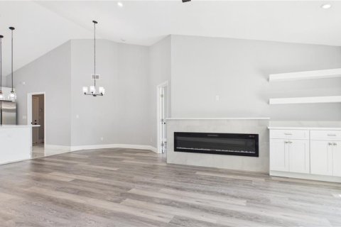 House in Tampa, Florida 4 bedrooms, 151.99 sq.m. № 2217545 - photo 11