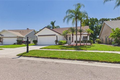 House in Tampa, Florida 4 bedrooms, 151.99 sq.m. № 2217545 - photo 7