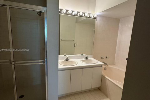 Townhouse in Weston, Florida 3 bedrooms, 127.09 sq.m. № 2003230 - photo 10