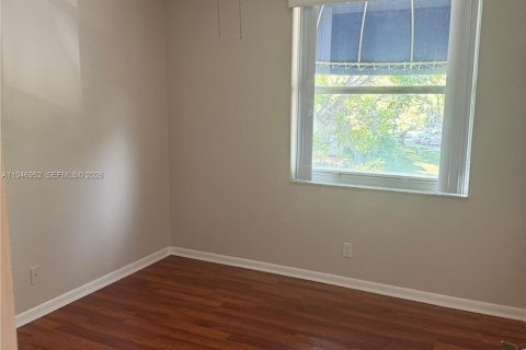 Townhouse in Weston, Florida 3 bedrooms, 127.09 sq.m. № 2003230 - photo 11