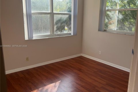 Townhouse in Weston, Florida 3 bedrooms, 127.09 sq.m. № 2003230 - photo 12