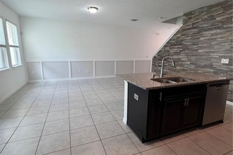 Townhouse in Orlando, Florida 3 bedrooms, 167.5 sq.m. № 2216053 - photo 7
