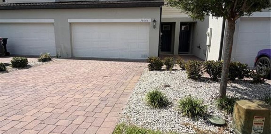 Townhouse in Orlando, Florida 3 bedrooms, 167.5 sq.m. № 2216053