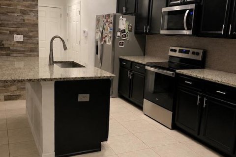 Townhouse in Orlando, Florida 3 bedrooms, 167.5 sq.m. № 2216053 - photo 4