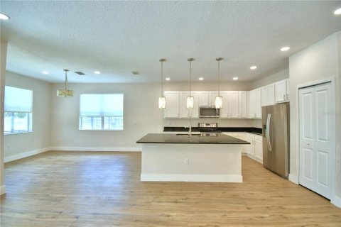 House in Kissimmee, Florida 5 bedrooms, 284.93 sq.m. № 1791247 - photo 13