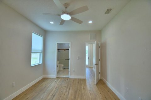 House in Kissimmee, Florida 5 bedrooms, 284.93 sq.m. № 1791247 - photo 30
