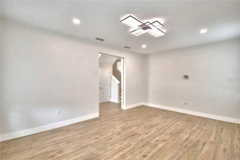 House in Kissimmee, Florida 5 bedrooms, 284.93 sq.m. № 1791247 - photo 7