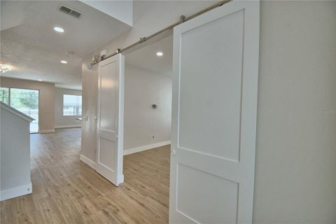 House in Kissimmee, Florida 5 bedrooms, 284.93 sq.m. № 1791247 - photo 3