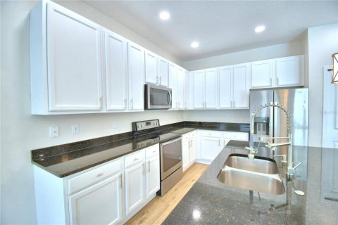 House in Kissimmee, Florida 5 bedrooms, 284.93 sq.m. № 1791247 - photo 19