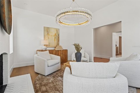 House in Tampa, Florida 7 bedrooms, 594.39 sq.m. № 1850239 - photo 10
