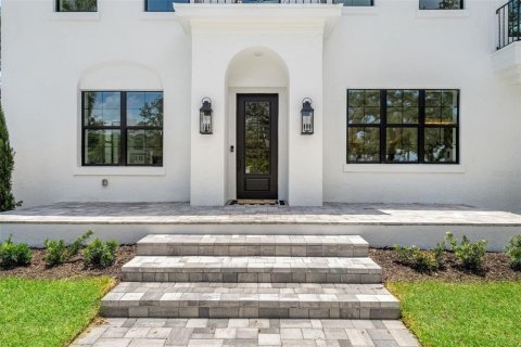 House in Tampa, Florida 7 bedrooms, 594.39 sq.m. № 1850239 - photo 8