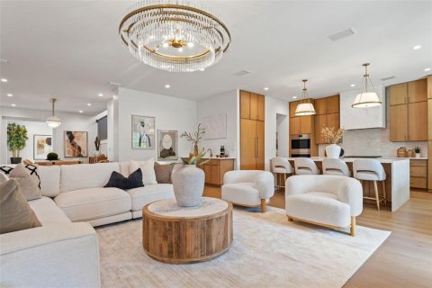 House in Tampa, Florida 7 bedrooms, 594.39 sq.m. № 1850239 - photo 20