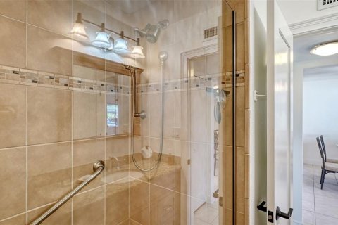 Condominio en venta en Sarasota, Florida, 2 dormitorios, 75.81 m2 № 2142335 - foto 16