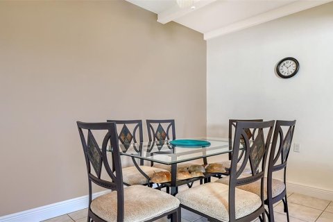 Condominio en venta en Sarasota, Florida, 2 dormitorios, 75.81 m2 № 2142335 - foto 12