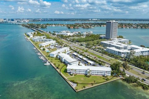 Condo à Sarasota, Floride, 2 chambres  № 2142335
