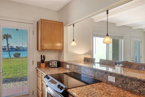 Condominio en venta en Sarasota, Florida, 2 dormitorios, 75.81 m2 № 2142335 - foto 13
