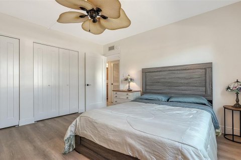 Condominio en venta en Sarasota, Florida, 2 dormitorios, 75.81 m2 № 2142335 - foto 11