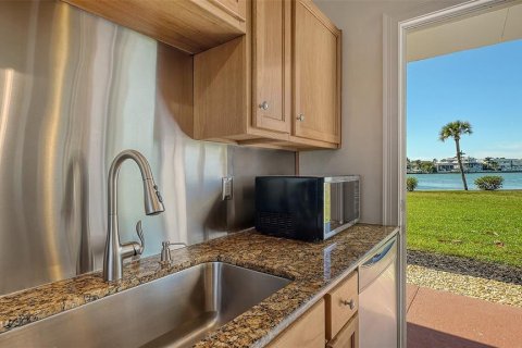 Condominio en venta en Sarasota, Florida, 2 dormitorios, 75.81 m2 № 2142335 - foto 15