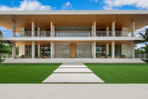 House in Miami Beach, Florida 6 bedrooms, 1001.21 sq.m. № 2013321 - photo 2