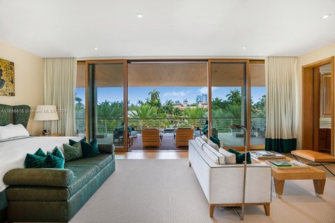 House in Miami Beach, Florida 6 bedrooms, 1001.21 sq.m. № 2013321 - photo 17