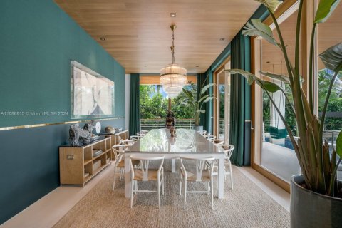 House in Miami Beach, Florida 6 bedrooms, 1001.21 sq.m. № 2013321 - photo 13