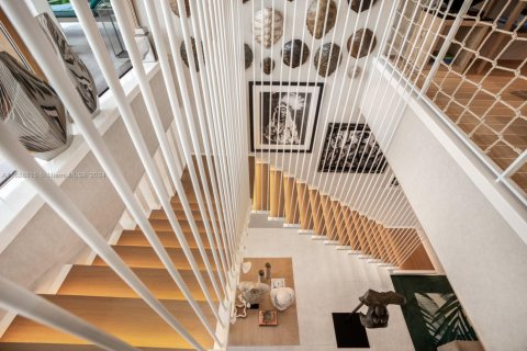 House in Miami Beach, Florida 6 bedrooms, 1001.21 sq.m. № 2013321 - photo 14