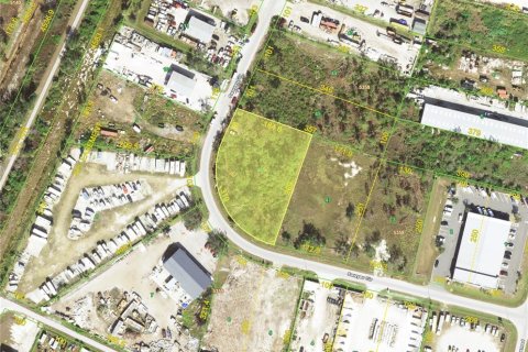 Terreno en venta en Port Charlotte, Florida № 1525456 - foto 1